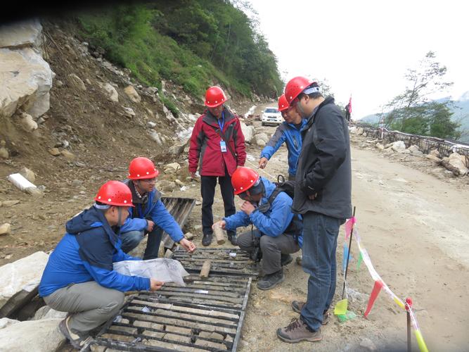 余正良副院長赴西藏樟木口岸檢查地質(zhì)災(zāi)害防治工程一期勘查設(shè)計(jì)項(xiàng)目
